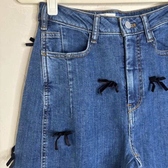 Pilcro Kenna Mid Rise Heritage Barrel Jeans Bow - Picture 7 of 7